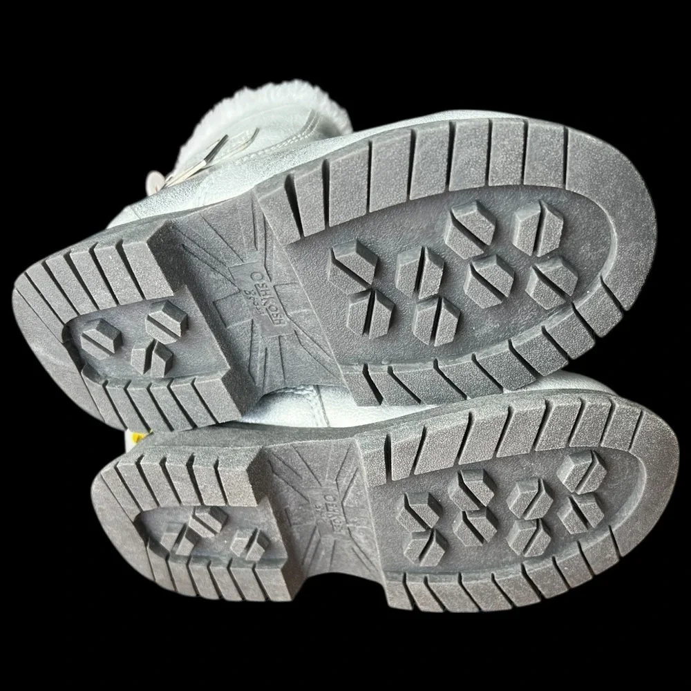OshKosh B'gosh Toddler‎ Silver Winter Boots Faux Fur Lined Wipe Clean Size 7 NWT